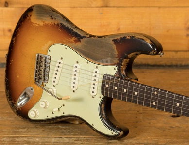 Fender Custom Shop Masterbuilt Dale Wilson 61 Strat - Ultra Relic 3-Tone Sunburst