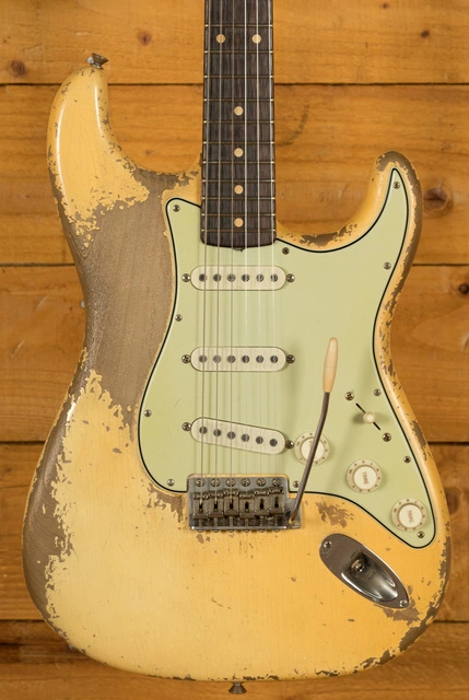 Fender Custom Shop '61 Strat Relic Aged Vintage White Dale Wilson
