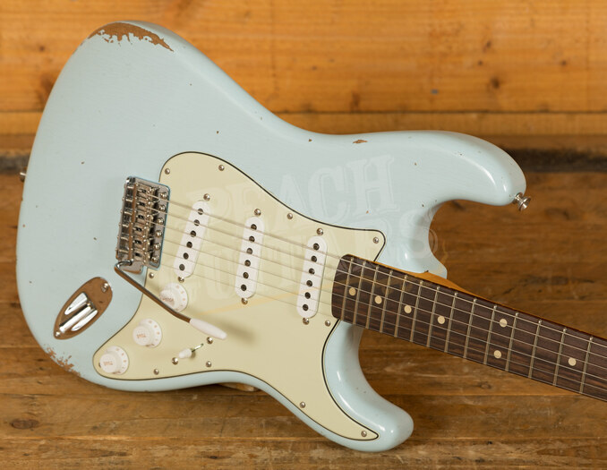 Light relic deals stratocaster