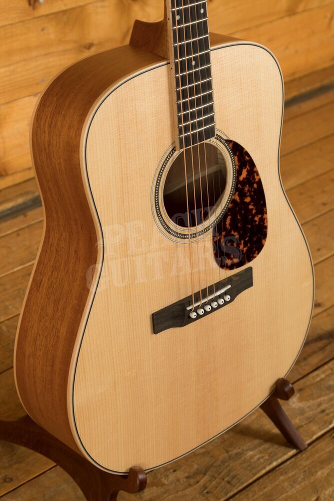 Larrivee D03 Peach Guitars