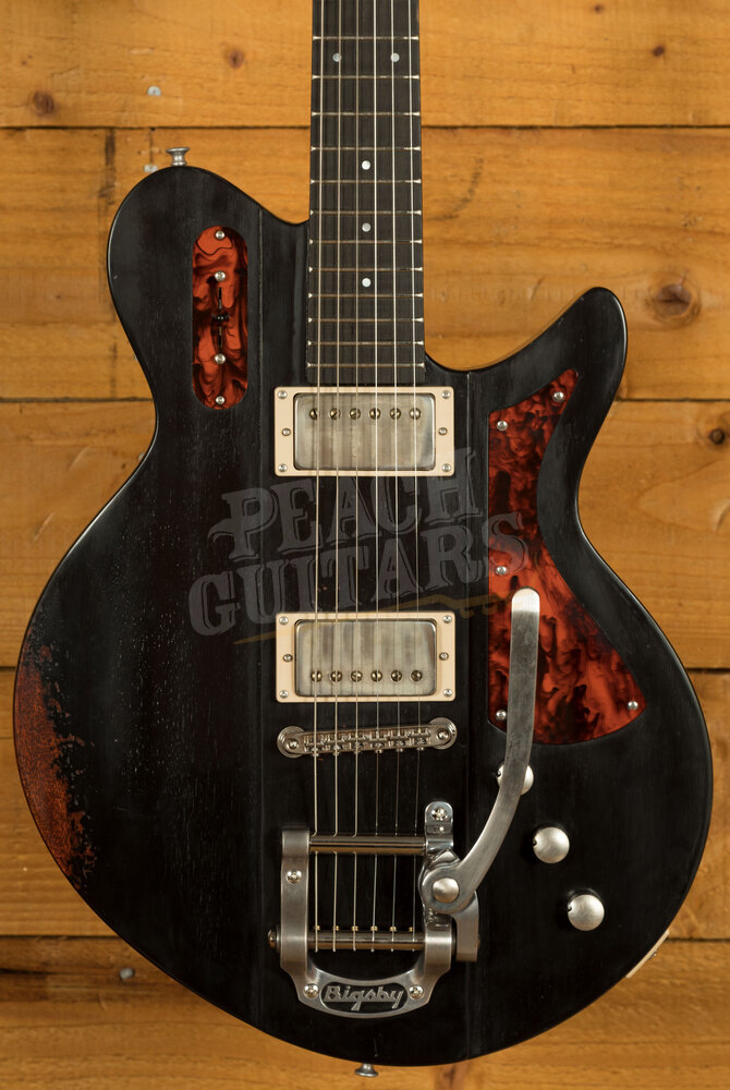 Eastman Antique Varnish Solid Body Series Juliet/v Bigsby Antique Black