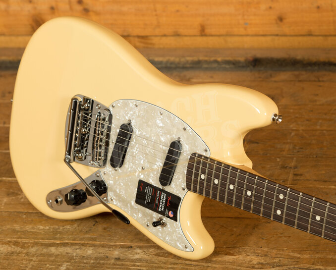 Fender mustang deals american performer